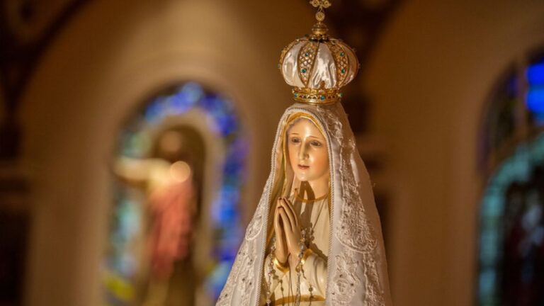 Our Lady of Fatima statue